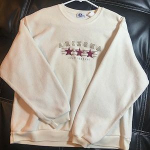 Light Cream/White Vintage Arizona Pullover!